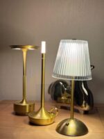 خرید آباژور رومیزی طلایی شارژی شیک مناسب رستوران از فروشگاه رُچ لایت